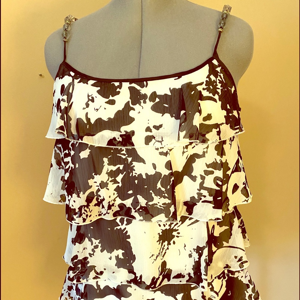 Black & white ruffle top